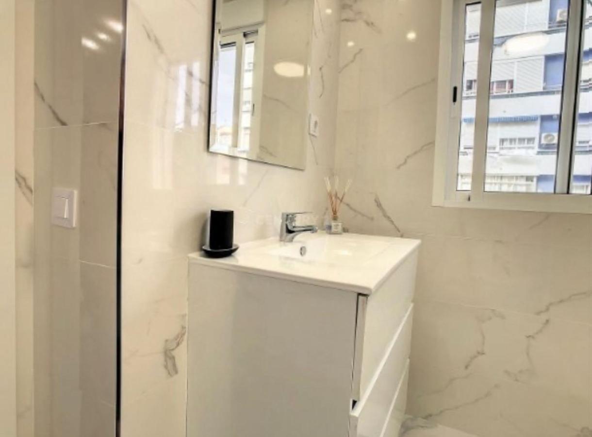 Urban&Vacay! Suite - Torremolinos City Centre Ngoại thất bức ảnh